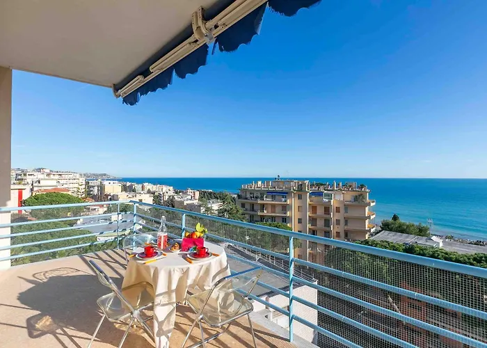 Апартаменты Sofy Ap Sea View & Private Parking - Happy