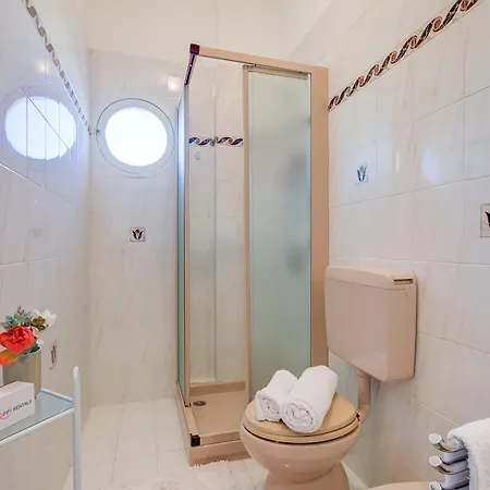 Sofy Ap Sea View & Private Parking - Happy Apartment