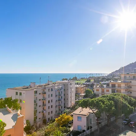 Sofy Ap Sea View & Private Parking - Happy * Σαν Ρέμο